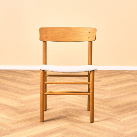 Danskt set med 8 matstolar i bokträ från Farstrup, modell '250'