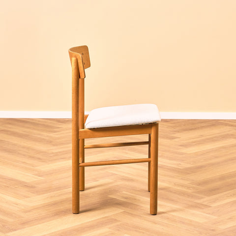 Danskt set med 8 matstolar i bokträ från Farstrup, modell '250'