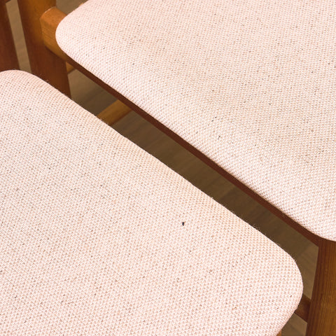 Danskt set med 8 matstolar i bokträ från Farstrup, modell '250'