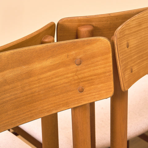 Danskt set med 8 matstolar i bokträ från Farstrup, modell '250'