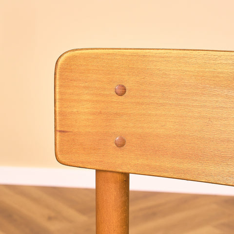 Danskt set med 8 matstolar i bokträ från Farstrup, modell '250'