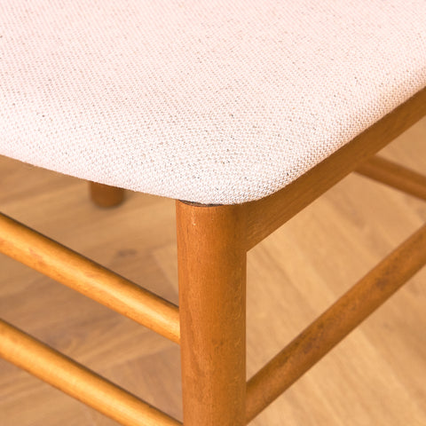 Danskt set med 8 matstolar i bokträ från Farstrup, modell '250'