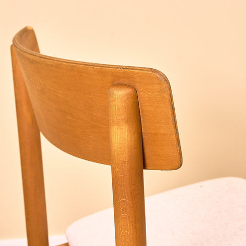 Danskt set med 8 matstolar i bokträ från Farstrup, modell '250'