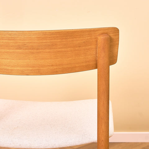 Danskt set med 8 matstolar i bokträ från Farstrup, modell '250'