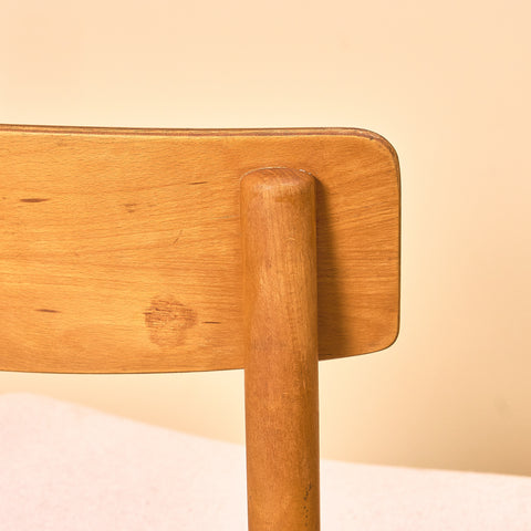 Danskt set med 8 matstolar i bokträ från Farstrup, modell '250'