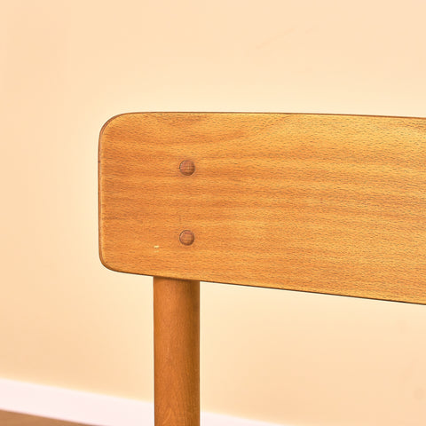 Danskt set med 8 matstolar i bokträ från Farstrup, modell '250'