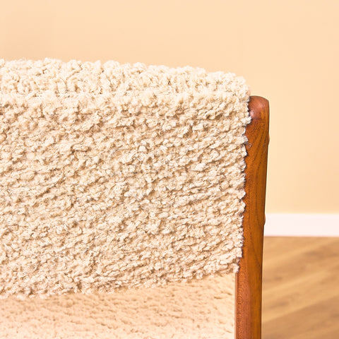 Danskt set med 6 matstolar i teak av Henry Walter Klein