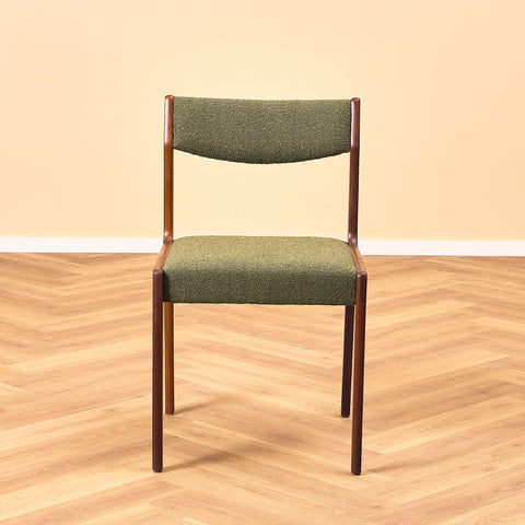 Danska matstolar i valnöt