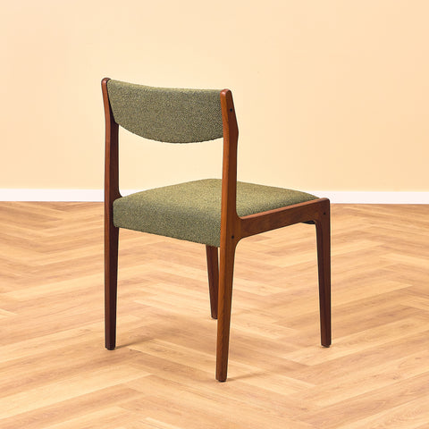 Danska matstolar i valnöt