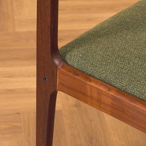 Danska matstolar i valnöt