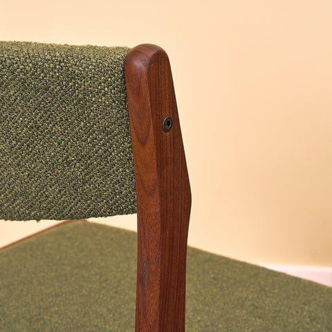 Danska matstolar i valnöt