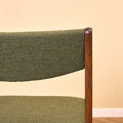 Danska matstolar i valnöt