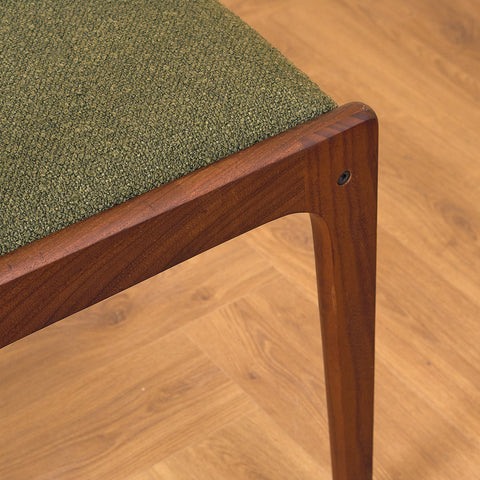 Danska matstolar i valnöt