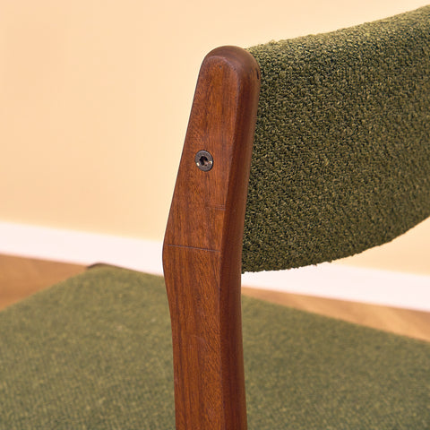 Danska matstolar i valnöt