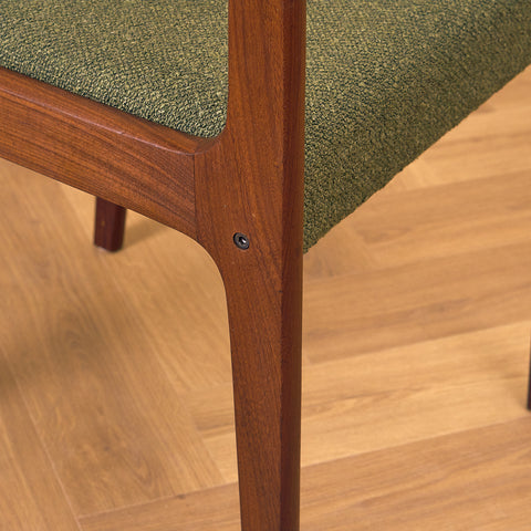 Danska matstolar i valnöt