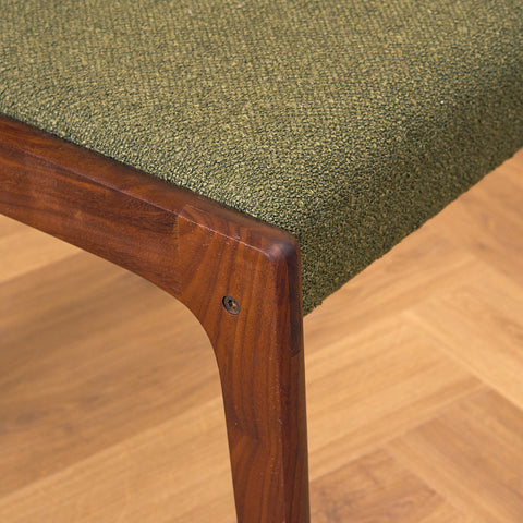 Danska matstolar i valnöt