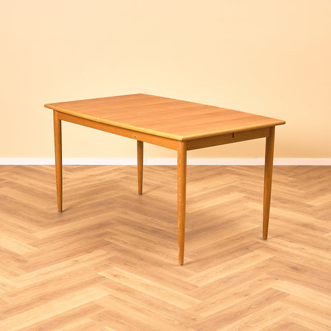 Svenskt matbord i teak av K.-E. Kullén för Bodafors