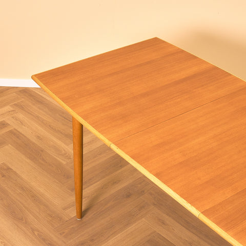 Svenskt matbord i teak av K.-E. Kullén för Bodafors