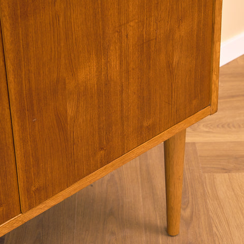 Svensk bokhylla i teak