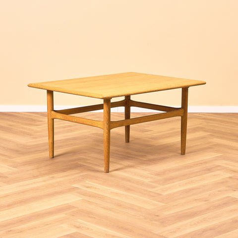 Danish coffee table in oak by Kurt Østervig för Jason Møbler