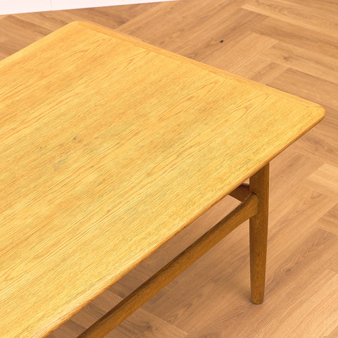 Danish coffee table in oak by Kurt Østervig för Jason Møbler
