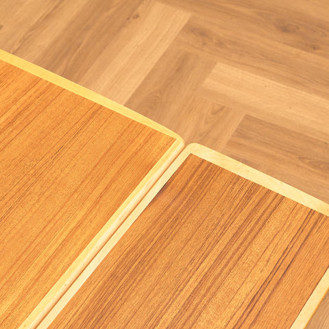 Svenskt hopfällbart soffbord i teak och bok