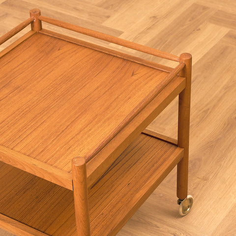Svensk serveringsvagn i teak, modell 'Rolly' från DS möbler, Diö