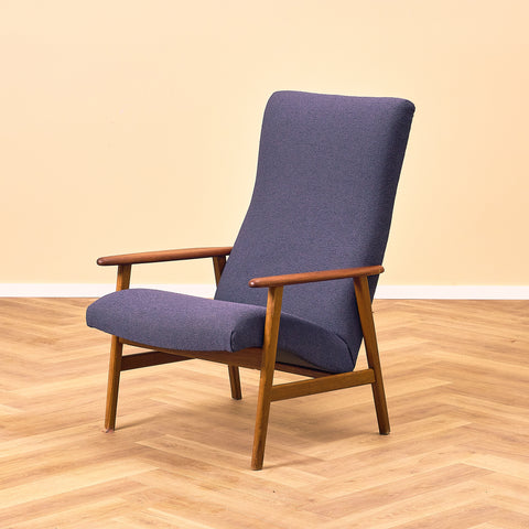 Fåtölj i teak och ek