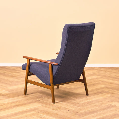 Fåtölj i teak och ek