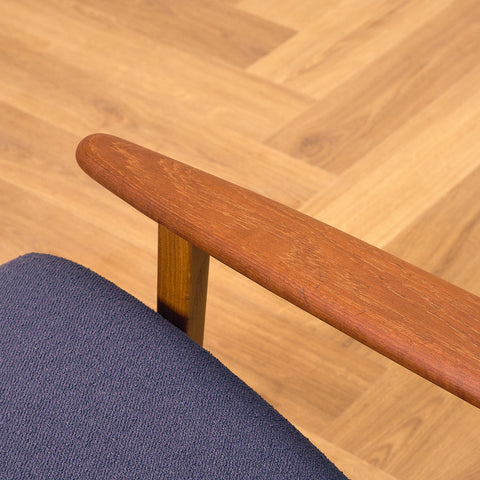 Fåtölj i teak och ek