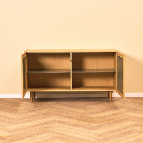 Svenskt skåp i ek, modell 'Triva', från NK Verkstäder i Nyköping