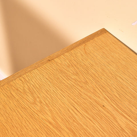 Svenskt skåp i ek, modell 'Triva', från NK Verkstäder i Nyköping