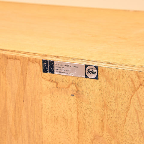 Svenskt skåp i ek, modell 'Triva', från NK Verkstäder i Nyköping