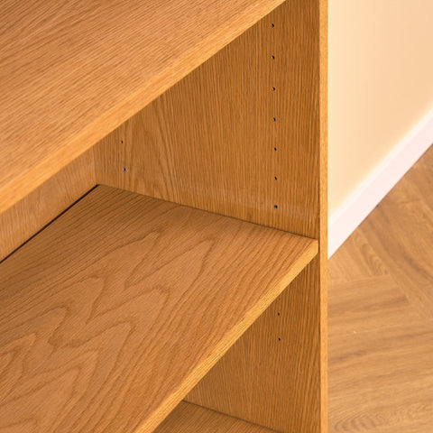 Svensk bokhylla i ek modell 'Triva', från NK Verkstäder i Nyköping