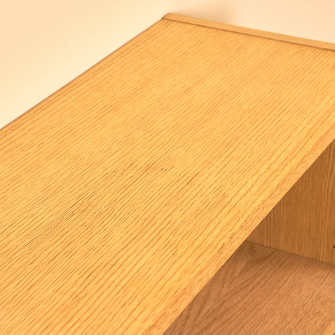 Svensk bokhylla i ek modell 'Triva', från NK Verkstäder i Nyköping