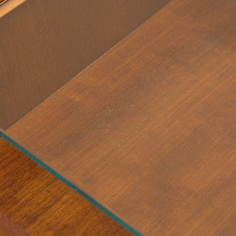 Svenska sängbord i mahogny och glas