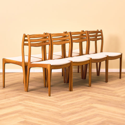 Svenska matstolar i massiv ek