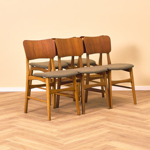 Dansk matstol i teak och ek av Ib Kofod-Larsen