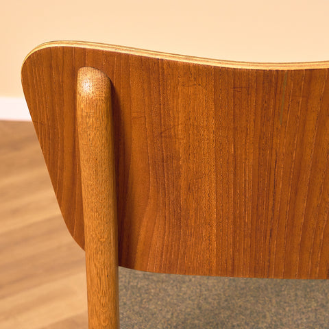 Dansk matstol i teak och ek av Ib Kofod-Larsen