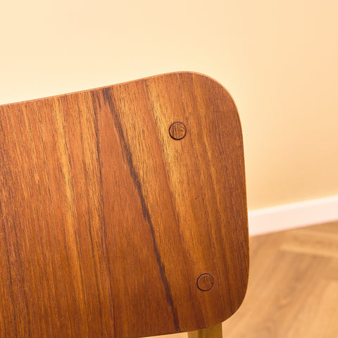 Dansk matstol i teak och ek av Ib Kofod-Larsen