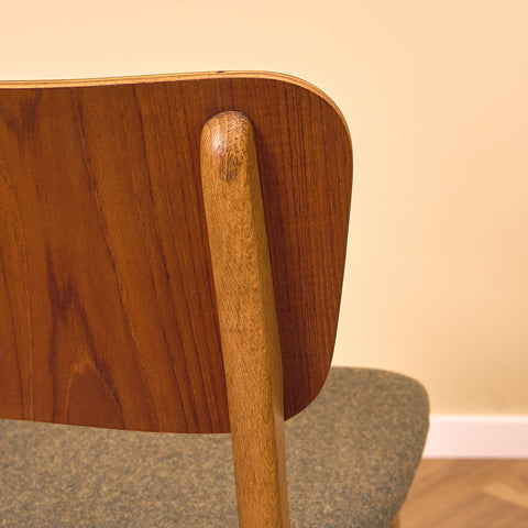 Dansk matstol i teak och ek av Ib Kofod-Larsen