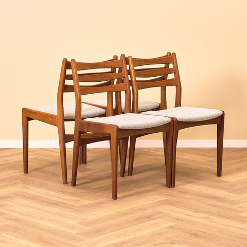 Danskt set med 6 matstolar i teak och massivt ek från Slagelse Møbelværk