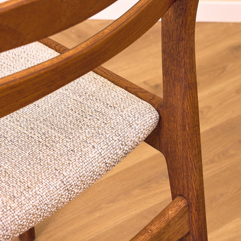 Danskt set med 6 matstolar i teak och massivt ek från Slagelse Møbelværk