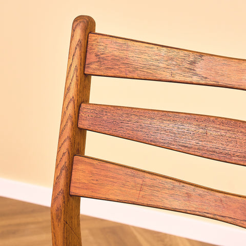 Danskt set med 6 matstolar i teak och massivt ek från Slagelse Møbelværk