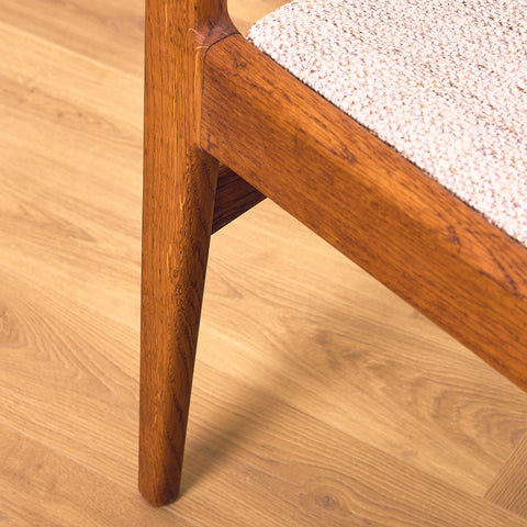 Danskt set med 6 matstolar i teak och massivt ek från Slagelse Møbelværk