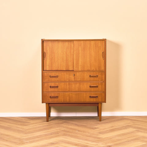 Danskt skåp / barskåp i teak av Gunnar Nielsen Tibergaard