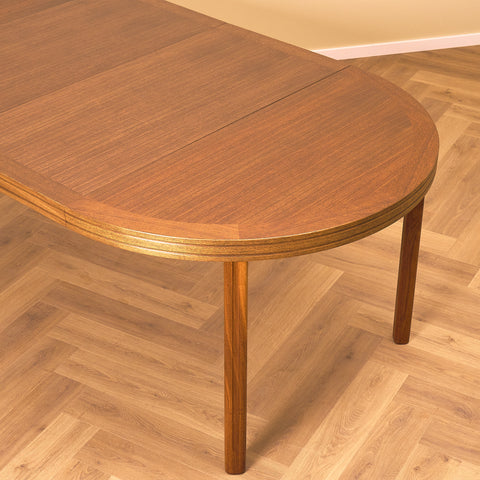 Swedish round dining table in teak by AB Linde Nilsson, Lammhult