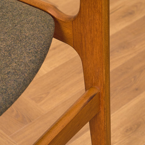 Danish set of 8 dining chairs in teak by Erik Buch for Nova Stolefabrik