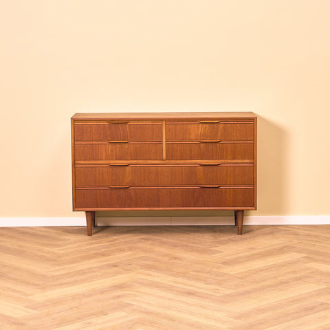 Danish chest of drawers in teak