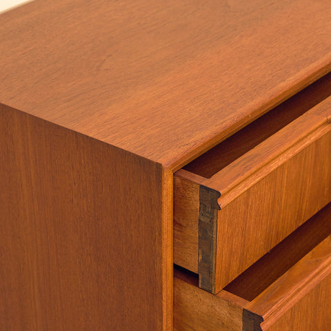 Danish chest of drawers in teak